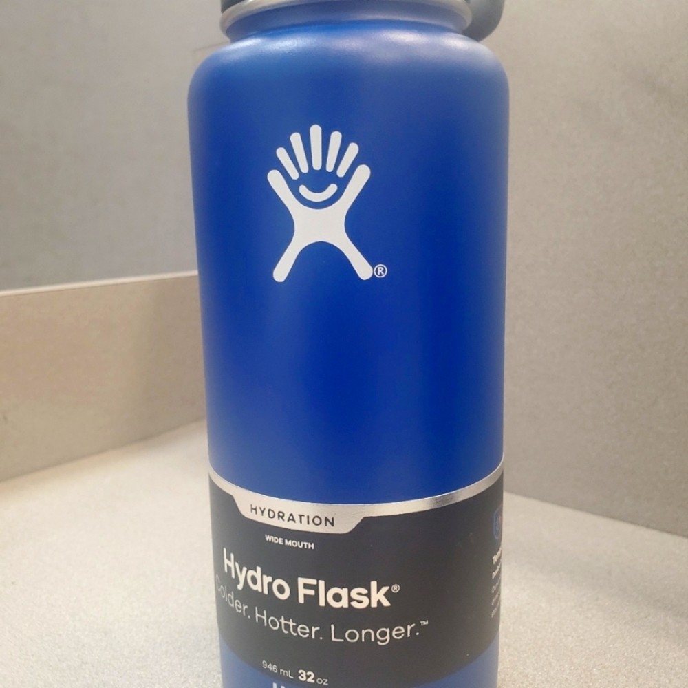 NEW 32oz Blue Hydro Flask